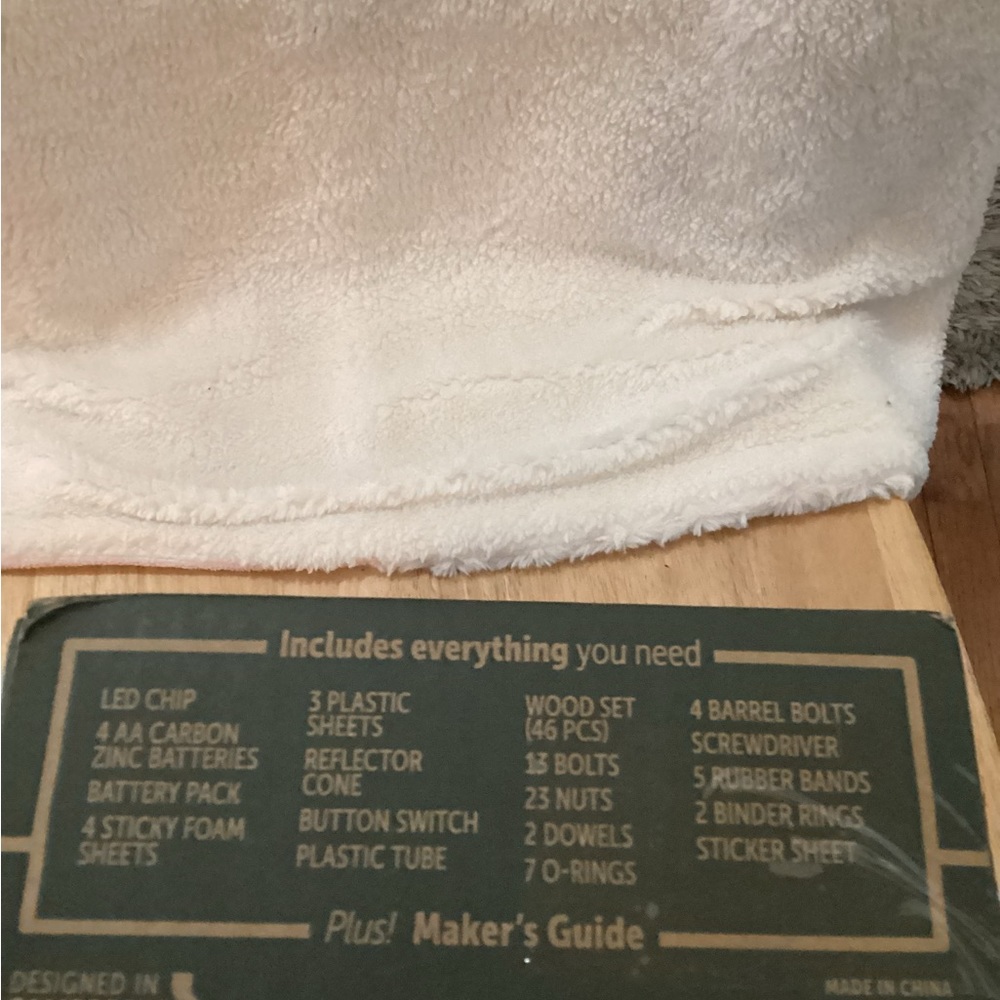 Eureka Crate Kit Build 2 In 1 Lantern - Picture 4 of 8
